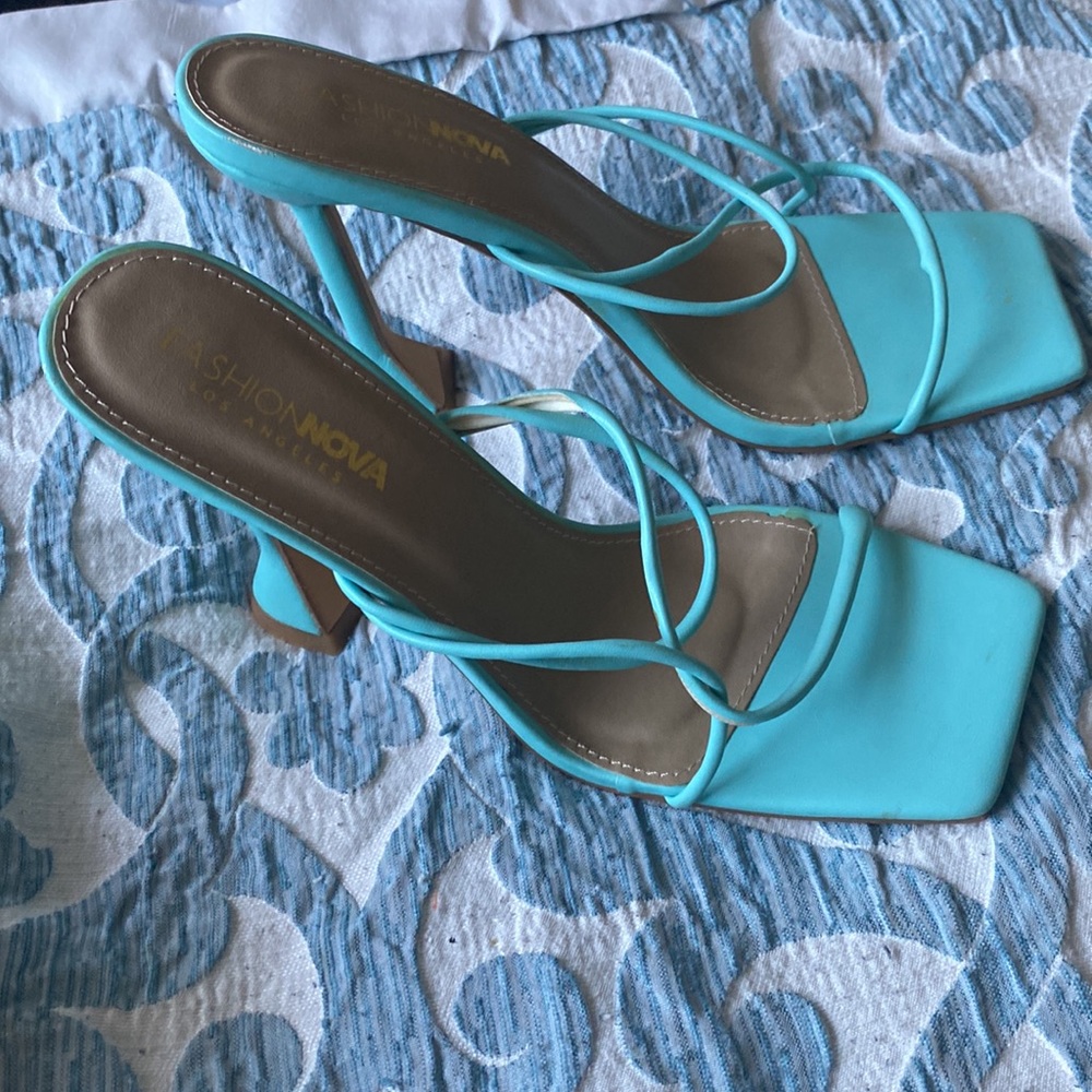 Fashion Nova Blue Heel sz 8.5